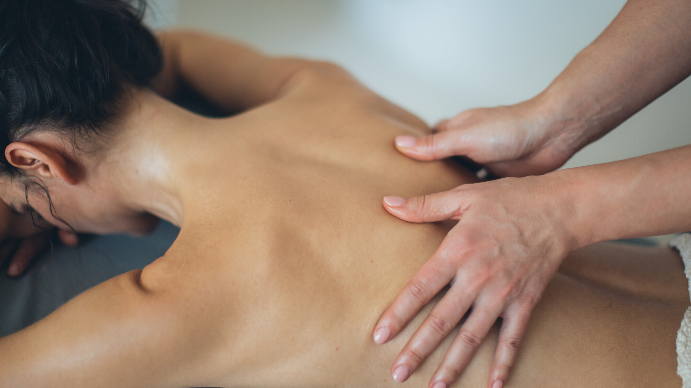 sol Værdiløs Gå ud Why Does Massage Feel So Good? | Australian Institute of Fitness